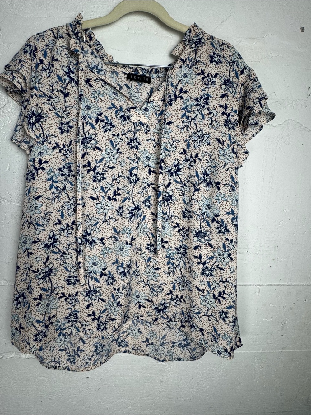 1. State Women's Floral Tie-Neck Blouse in Cream and Navy flutter Sleeve Size XL